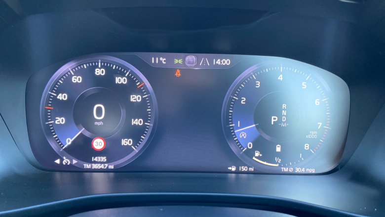 Volvo Xc40 2.0 B4P R DESIGN Pro 5dr Auto Petrol Estate